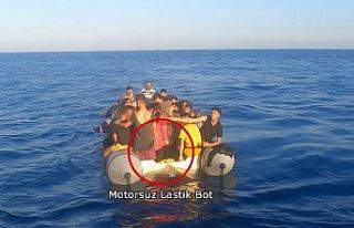 Yunan unsurları motorunu söktükleri lastik bottaki...