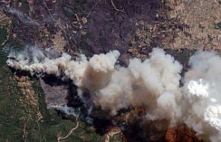 Yunanistan’daki yangın faciası uydudan görüntülendi