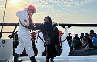 Yunanistan’ın ittiği göçmenleri Sahil Güvenlik...