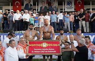 Yuntdağı’nın başpehlivanı Ali Gürbüz oldu