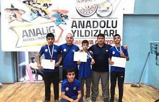 Yunusemreli güreşçiler, Yozgat’tan 3 madalya...