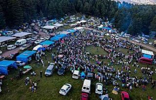 Yüzlerce insanın katıldığı Gevrek Festivalinde...