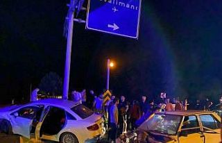 Zonguldak’ta iki otomobil çarpıştı: 2 yaralı