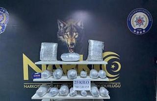 25 kilo 700 gram esrar ele geçirildi, 2 şüpheli...