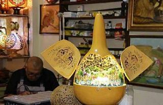 6 yıldır su kabağını sanata dönüştürüyor