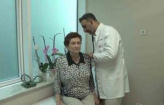 86 yaşındaki hastanın kalp kapağı, TAVİ operasyonuyla...