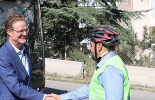 AB Büyükelçisi Landrut pedal çevirerek Avrupa...