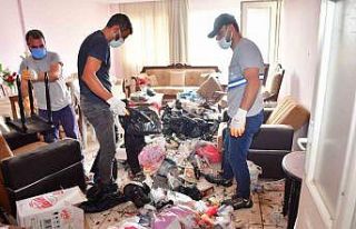 Adana’da bir evden 20 ton çöp çıktı