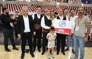Ağrı Halk Oyunu Ekibi Bölge Şampiyonu oldu