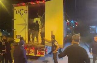 Ağrı’da Afgan uyruklu 80 kaçak göçmen yakalandı