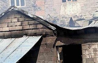 Ağrı’da bir ev kül oldu