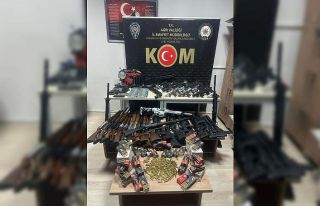 Ağrı’da ruhsatsız silah operasyonu: 2 gözaltı