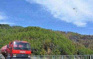 Alanya’da, büyükşehir ekipleri yangın sonrası...