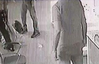 Alanya’da polisten kaçan şüpheliler aracın lastiğine...