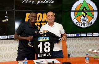 Alanyaspor, Pione Sisto ile 2 yıllık sözleşme...