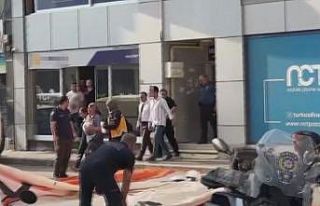 Annesini balkondan atmaya çalışan şahıs gözaltına...