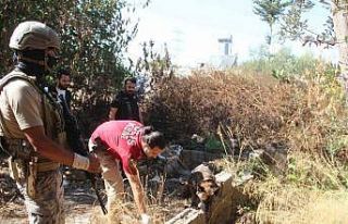 Antalya’da 300 polisle 15 adrese helikopter destekli...