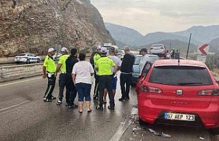 Antalya’da 5 araçlı zincirleme kaza: Karayolunda...