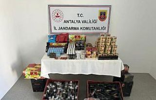 Antalya’da jandarmadan kaçak alkol ve sigara operasyonu:...