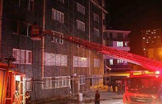 Apartman dairesinde korkutan yangın