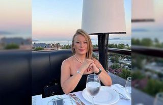 Arkadaşları ile restoranda sohbet ederken aniden...