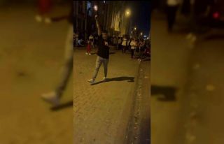 Asker eğlencesinde yol kapattılar, havaya ateş...