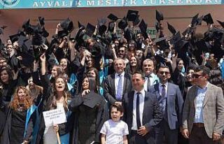 Ayvalık Fidanları’na 800 Türk Lirası burs desteği