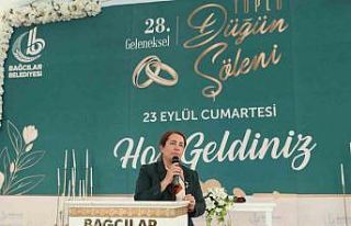 Bağcılar’da 15 çift toplu düğün şöleniyle...