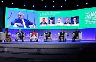 Bakan Ersoy, Suudi Arabistan’da "Turizmin Gücü:...