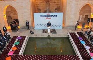 Bakan Koca, Kasımiye Medresesi’nde gençlerle buluştu