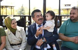 Bakan Tekin öğretmenlerle bir araya geldi