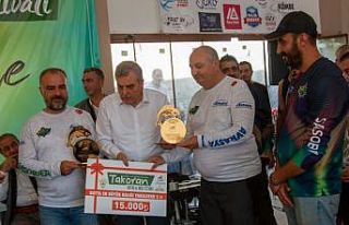 Balıkçılar birincilik için olta salladı