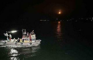 Balıkçılar dolunay eşliğinde “vira bismillah”...