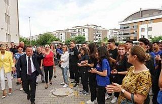 Başkan Böcek yeni eğitim öğretim yılını öğrencilerle...