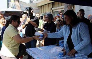Başkan Çerçioğlu, Mevlid Kandili’nde helva dağıttı