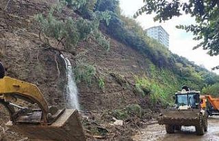 Başkan Demir: "Ekipler canla başla selin izlerini...