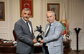 Başkan Demirtaş, eski Samsun Valisi Kaymak’a projeleri...