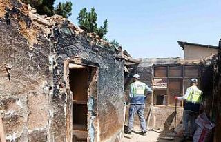 Başkan Kavuş, evi yanan Ayşe teyzeye sahip çıktı