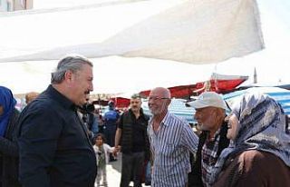 Başkan Palancıoğlu köy pazarını gezdi