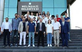 Başkan Palancıoğlu’ndan Melikgazi Kayseri Kadın...