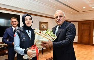 Başkan Zorluoğlu zabıta ekipleri ile bir araya...