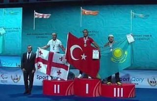 Bayburtlu sporcu Türker bilek güreşinde Dünya...