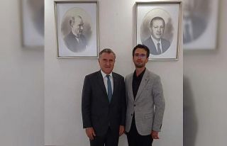 Beldesine yapılması planlanan sentetik futbol saha...