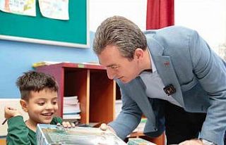 Bergama Belediyesinden öğrencilere eğitim seti