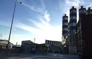 Beton santralinde 5 metre yükseklikten düşen işçi...