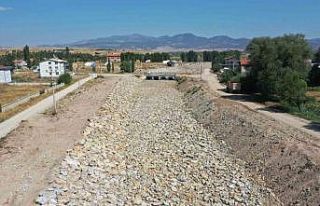 Beyşehir’in mahallesi taşkın riskinden kurtarılıyor