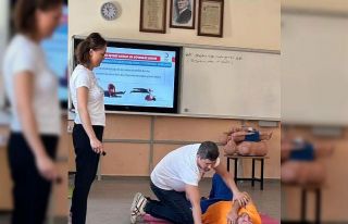 Bigadiçli öğretmenler yeni yıla ilkyardım eğitimiyle...