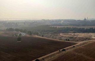 Bilinçsiz çiftçinin yaktığı anız, Adana’yı...