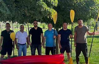 Bingöl’de sporculara kano ve yarış botu hediye...