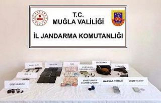 Bodrum’da 2 ayrı adrese operasyon: 4 şüpheli...